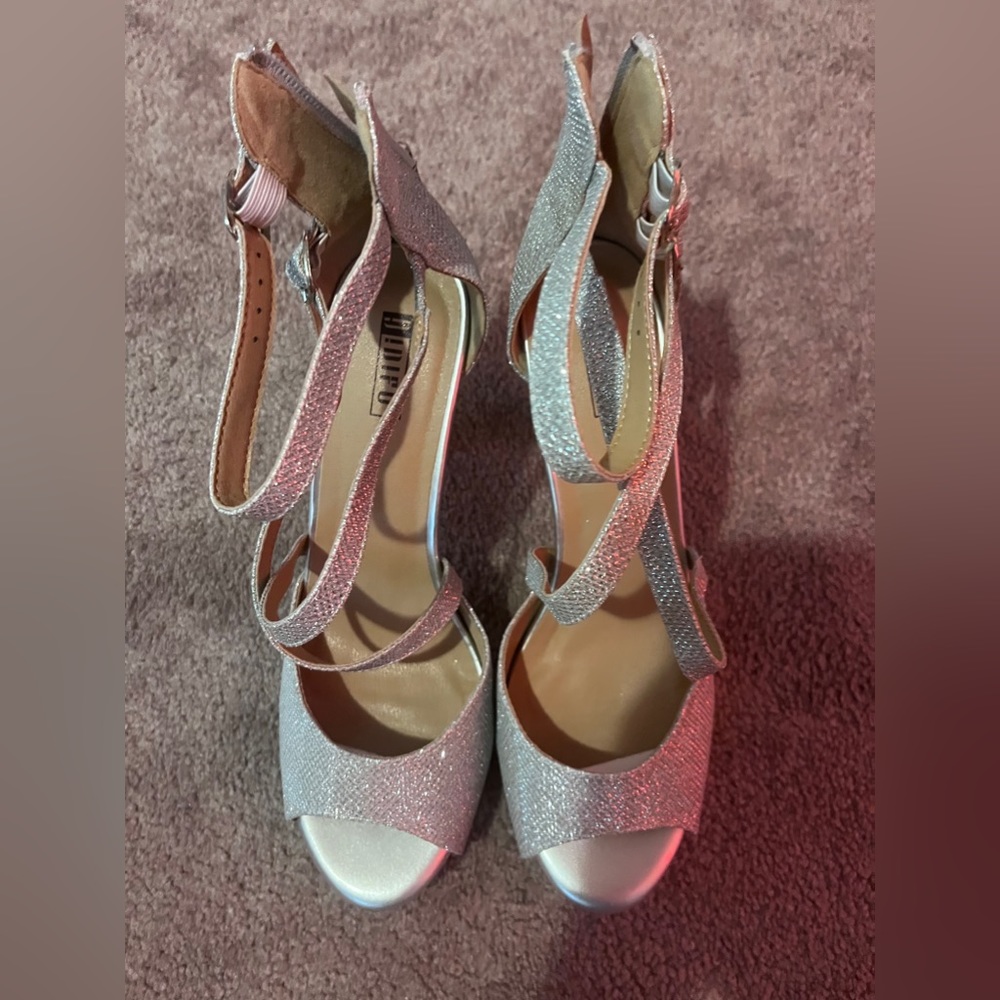 High heels - Picture 2 of 3